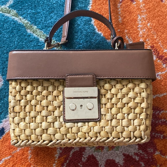 Michael Kors Brown leather and basket weave shoulder bag - Picture 2 of 6